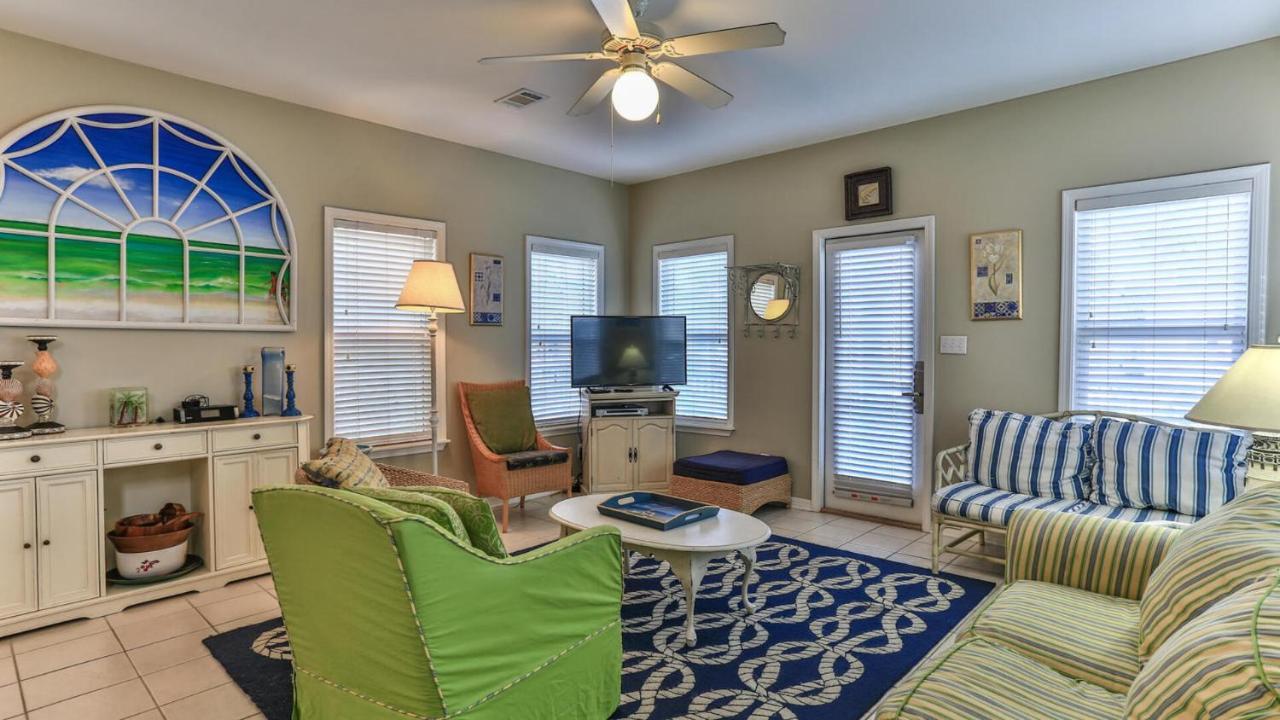 Villa Biglows Bungalow - About A Quarter Mile To Private Neighborhood Beach Access, Pet Friendly, Community Pool Destin Exterior foto