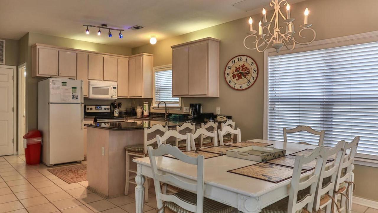 Biglows Bungalow - About A Quarter Mile To Private Neighborhood Beach Access, Pet Friendly, Community Pool Destin Exterior foto